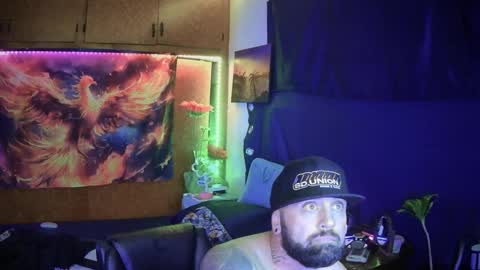 w_h_y_whohurtyou online show from February 8, 1:00 am