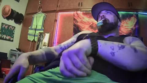 w_h_y_whohurtyou online show from February 12, 4:44 am