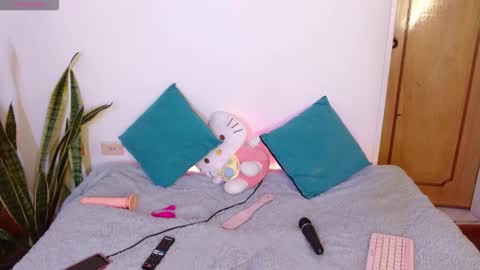 Snapshot of w_kittycat chatting on November 21, 9:46 pm kitty SUPORT ME AND MY BABY SINGLE MOMY online show from November 21, 9:46 pm