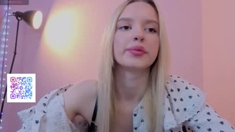 Olivia online show from December 2, 8:15 pm