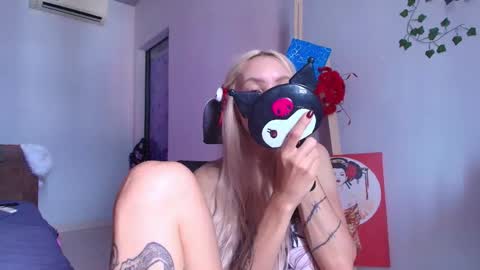 Snapshot of waifu_exe chatting on May 16, 3:03 am Waifu exe online show from May 16, 3:03 am