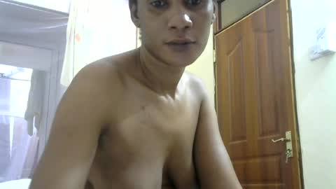 Snapshot of wakanda_goddess chatting on July 25, 7:06 am wakanda_goddess online show from July 25, 7:06 am
