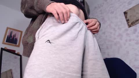 Snapshot of wake_and_bakee chatting on December 22, 7:54 am John online show from December 22, 7:54 am