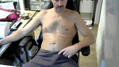 Waldo online show from November 12, 8:19 pm