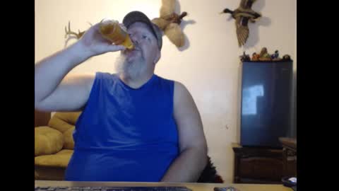 Snapshot of walkingbird chatting on October 19, 8:09 pm walkingbird online show from October 19, 8:09 pm