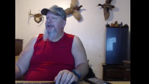 Snapshot of walkingbird chatting on October 24, 10:50 pm walkingbird online show from October 24, 10:50 pm