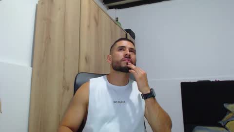 WALTER BROWN  online show from November 4, 11:04 pm