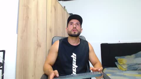 WALTER BROWN  online show from November 6, 10:21 pm