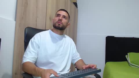 WALTER BROWN  online show from November 30, 5:06 pm