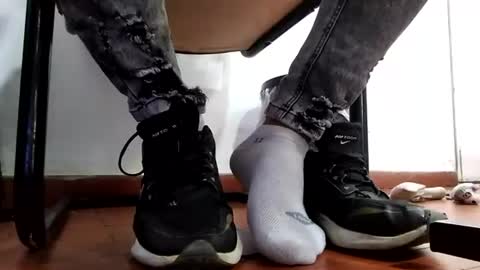 Snapshot of waltherfeet_ chatting on July 2, 6:03 pm WaltherFeet online show from July 2, 6:03 pm