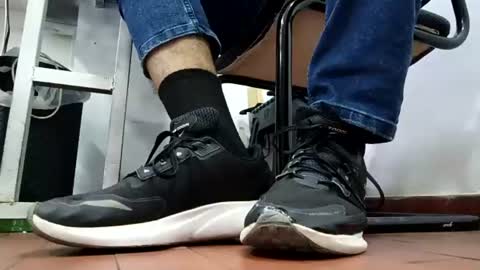 Snapshot of waltherfeet_ chatting on August 3, 2:44 pm WaltherFeet online show from August 3, 2:44 pm