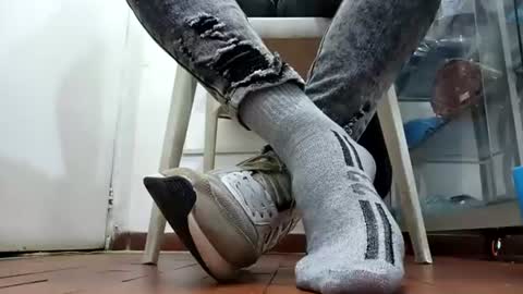 Snapshot of waltherfeet_ chatting on August 5, 6:33 pm WaltherFeet online show from August 5, 6:33 pm