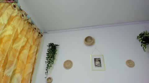 Snapshot of wanda_liones chatting on February 5, 7:53 pm Wanda online show from February 5, 7:53 pm