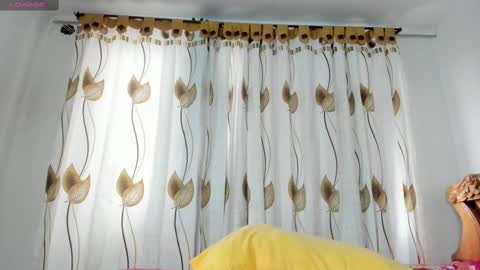 Snapshot of wanda_liones chatting on February 14, 5:46 pm Wanda online show from February 14, 5:46 pm