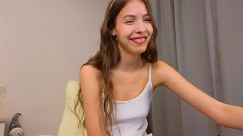 Snapshot of wanda_robinson chatting on December 26, 7:16 pm Wendy. Hello Honeys Ill see you 2nd 5th 7th this week love you3 online show from December 26, 7:16 pm