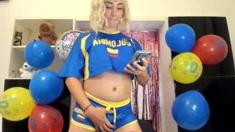 Snapshot of wanderlust_xxx chatting on July 7, 8:24 pm Sarah Catalina Amado. Wanderlust online show from July 7, 8:24 pm