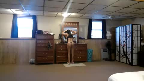 wanderlustgaal online show from January 16, 1:26 pm