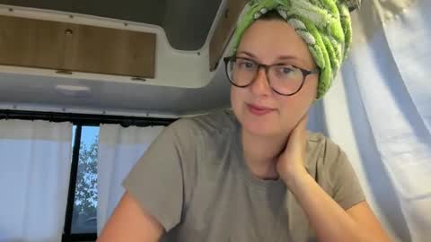 Snapshot of wanderlustjade chatting on February 2, 1:19 pm Jade  Adonis online show from February 2, 1:19 pm