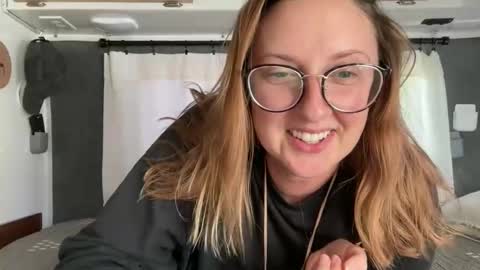 Snapshot of wanderlustjade chatting on May 12, 8:50 pm Jade Adonis online show from May 12, 8:50 pm