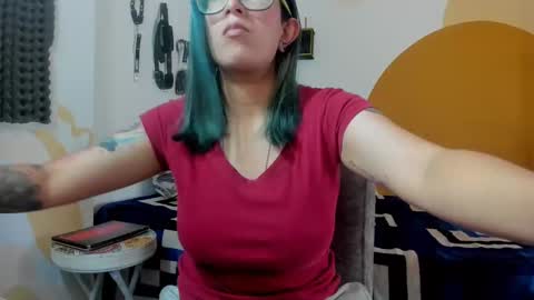 Waningrose  Lu online show from January 7, 5:53 pm