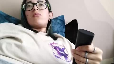 Waningrose  Lu online show from March 4, 6:50 pm