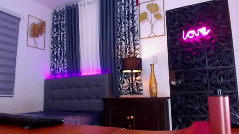 Snapshot of wantedsugar_ chatting on February 9, 3:23 pm Galems online show from February 9, 3:23 pm