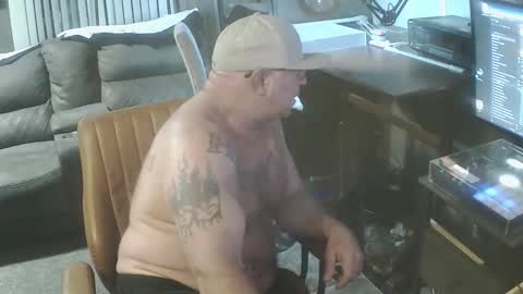 inittogetitin online show from February 5, 11:59 am