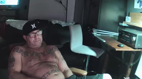 inittogetitin online show from February 11, 12:43 pm