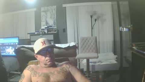 Snapshot of wantitneeditgetitgone chatting on December 15, 11:47 am wantitneeditgetitgone online show from December 15, 11:47 am