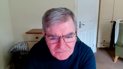 wanttobefree90 online show from April 6, 9:21 am