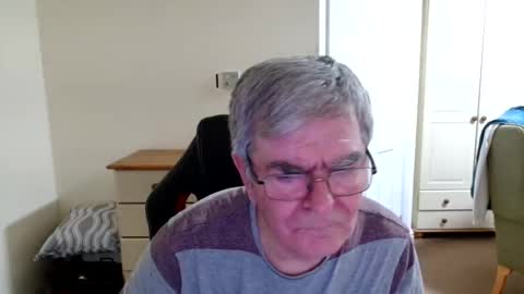 Snapshot of wanttobefree90 chatting on April 22, 7:04 pm wanttobefree90 online show from April 22, 7:04 pm