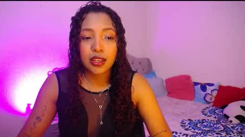 Snapshot of warisgoddes chatting on January 11, 11:43 pm EMILY online show from January 11, 11:43 pm