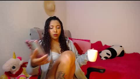 Snapshot of warisgoddes chatting on February 24, 6:44 am EMILY online show from February 24, 6:44 am