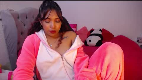 Snapshot of warisgoddes chatting on March 10, 5:34 am EMILY online show from March 10, 5:34 am