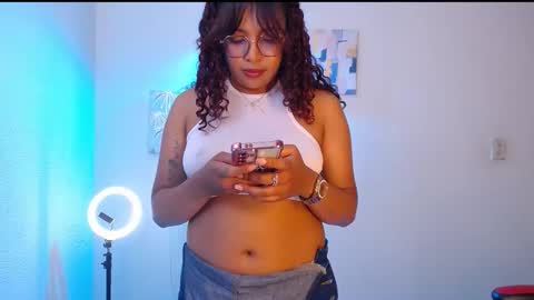 Snapshot of warisgoddes chatting on March 20, 11:31 pm EMILY online show from March 20, 11:31 pm