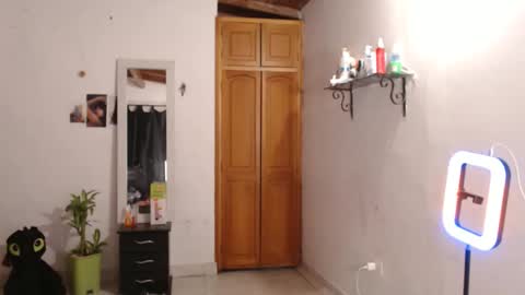 warrior_xena online show from October 14, 11:38 pm