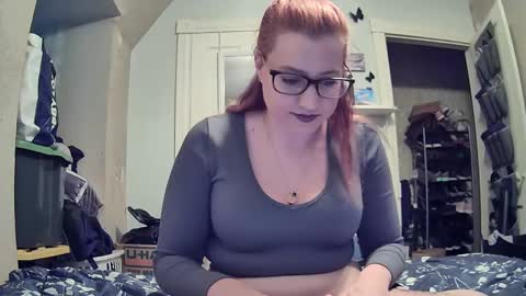 warwhore24 online show from February 6, 7:07 pm