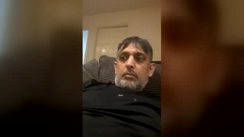 wasimashraf81080 online show from June 1, 4:31 pm