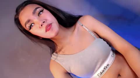 Isla Fox online show from October 5, 5:06 am