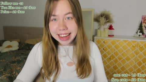 Snapshot of watermelon_sugar_ chatting on December 11, 1:49 pm Tess Pls support me with Can we reach 155 my favorite number online show from December 11, 1:49 pm