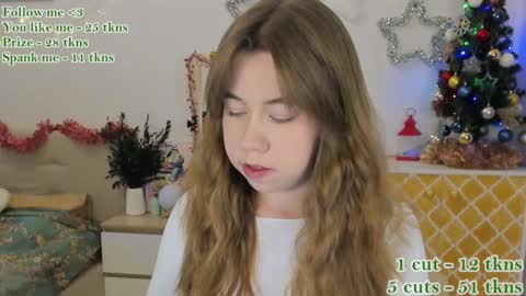 Snapshot of watermelon_sugar_ chatting on December 24, 9:17 am Tess Pls support me with Can we reach 155 my favorite number online show from December 24, 9:17 am