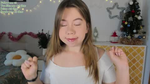 Snapshot of watermelon_sugar_ chatting on January 7, 9:50 am Tess Pls support me with Can we reach 155 my favorite number online show from January 7, 9:50 am