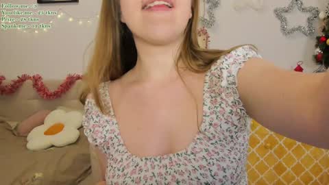 Snapshot of watermelon_sugar_ chatting on January 14, 1:06 pm Tess Pls support me with Can we reach 155 my favorite number online show from January 14, 1:06 pm