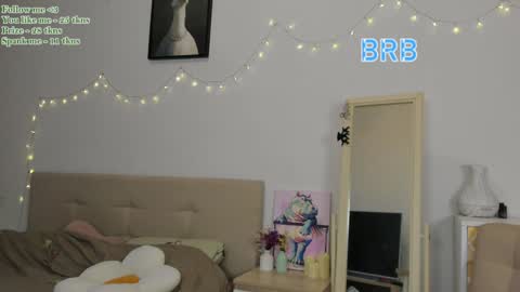 Snapshot of watermelon_sugar_ chatting on January 24, 12:41 pm Tess Pls support me with Can we reach 155 my favorite number online show from January 24, 12:41 pm