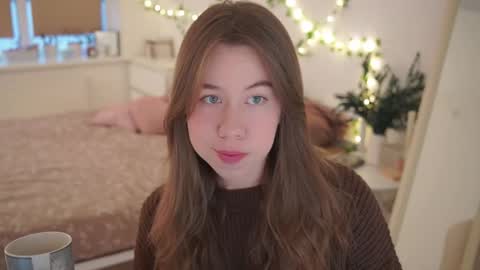 Snapshot of watermelon_sugar_ chatting on November 30, 12:31 pm Tess Pls support me with Can we reach 155 my favorite number online show from November 30, 12:31 pm