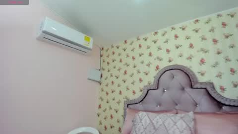 Snapshot of watson_crystal00 chatting on June 25, 1:59 pm Milf Latina online show from June 25, 1:59 pm