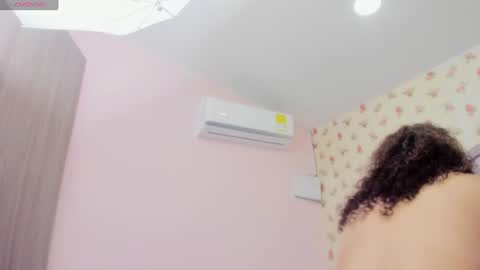 Snapshot of watson_crystal00 chatting on June 28, 12:44 pm Milf Latina online show from June 28, 12:44 pm
