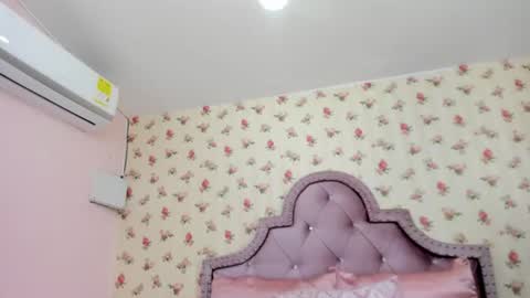 Snapshot of watson_crystal00 chatting on July 16, 1:06 pm Milf Latina online show from July 16, 1:06 pm