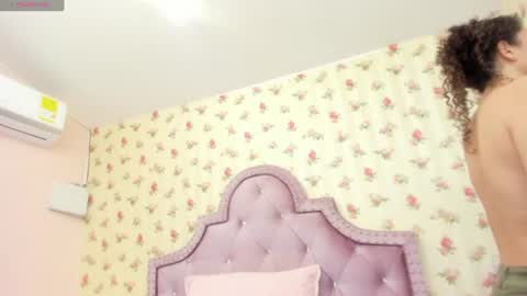 Snapshot of watson_crystal00 chatting on August 5, 2:42 pm Milf Latina online show from August 5, 2:42 pm