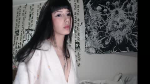 Snapshot of wavy_nights chatting on May 11, 8:28 pm Mina online show from May 11, 8:28 pm